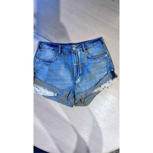 ANTHROPOLOGIE PILCRO WOMENS DENIM JEAN SHORTS WOMENS SIZE 27 - Picture 3 of 12